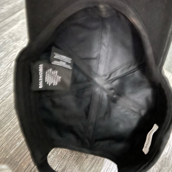 BRAND NEW balenciaga hat!! - Picture 4 of 5